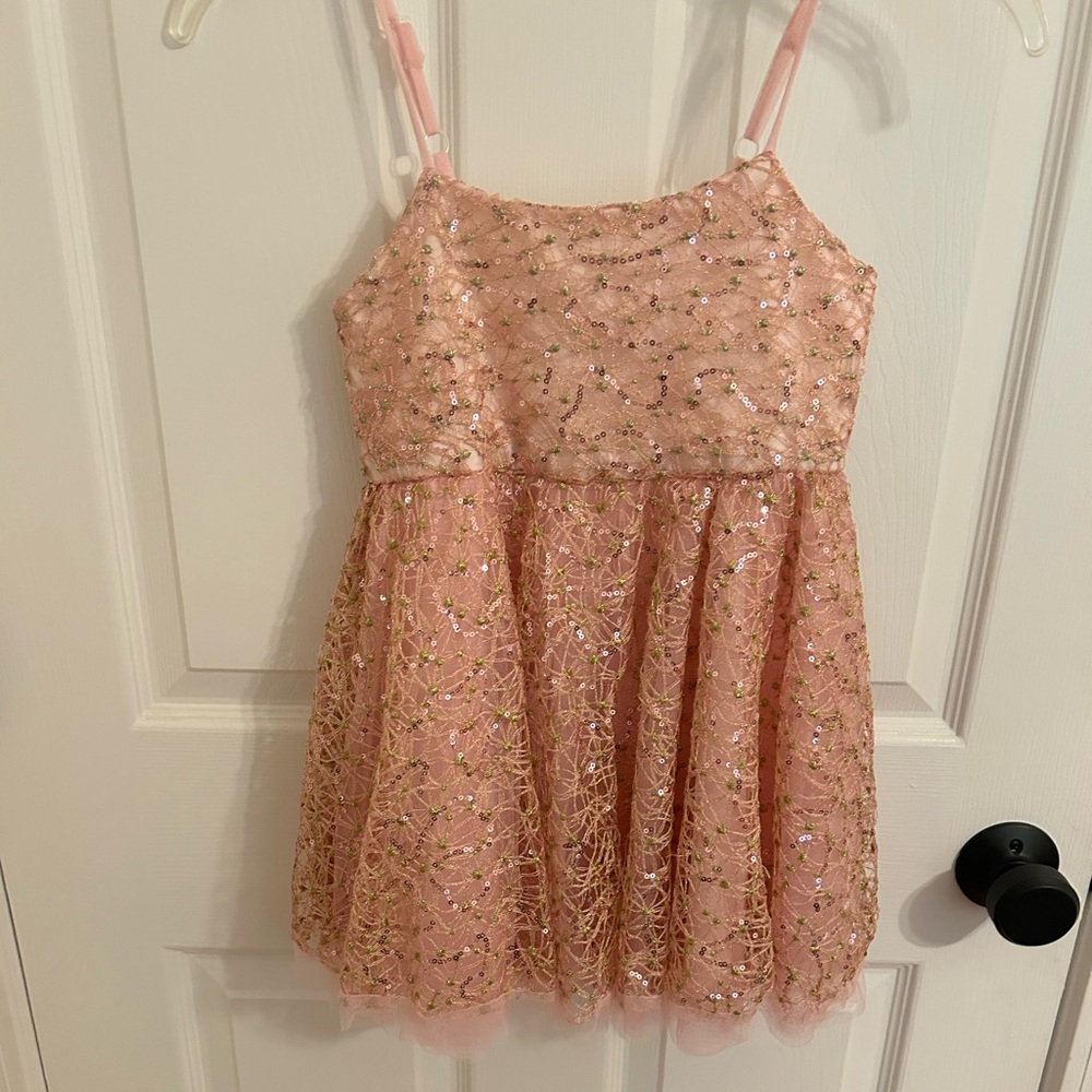 Size 6 girls Le Pink dress